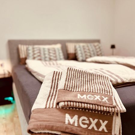 Cologne Luxe Living: Opulent Elegance Unleashed Apartment Ngoại thất bức ảnh