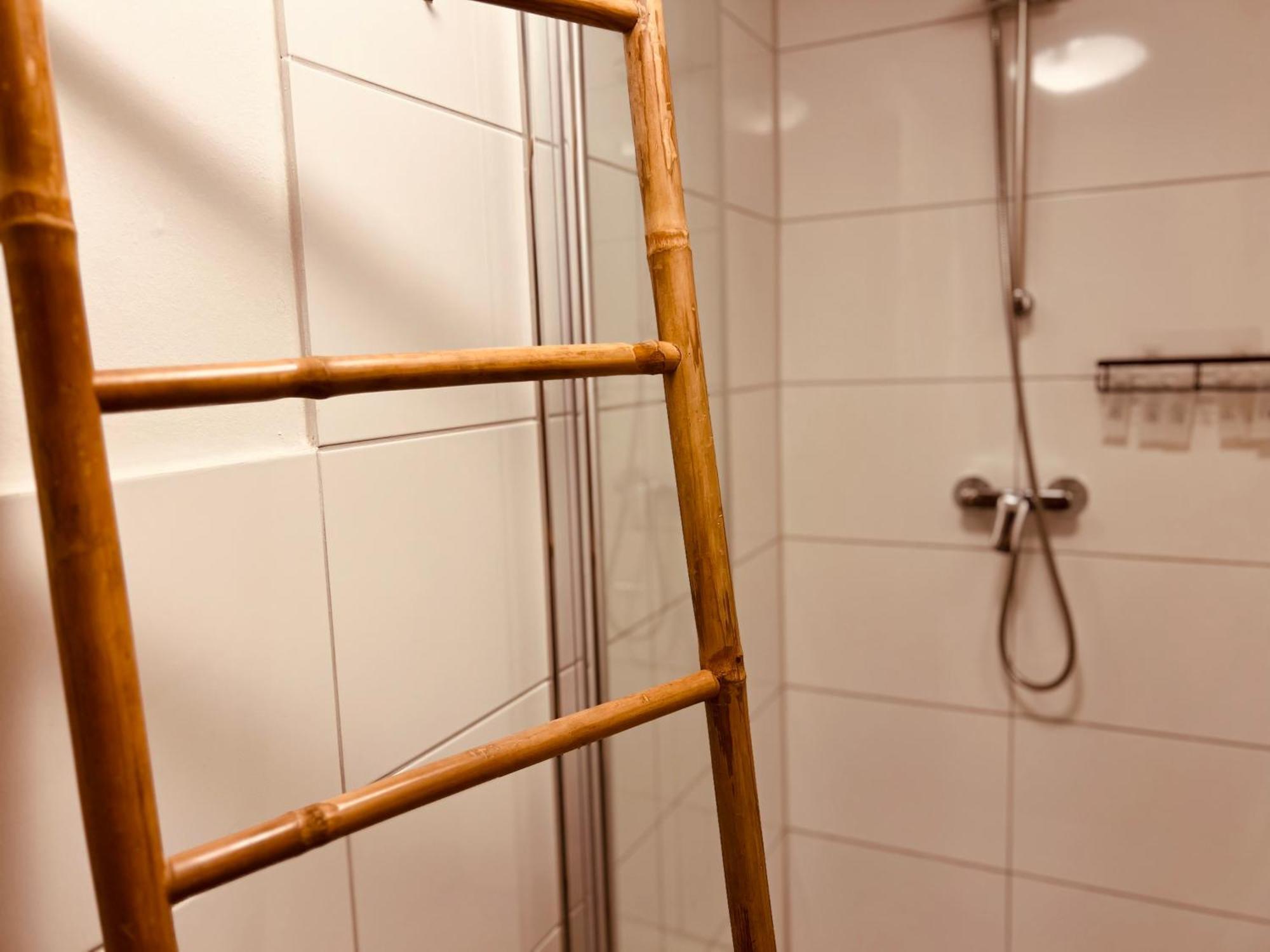 Cologne Luxe Living: Opulent Elegance Unleashed Apartment Ngoại thất bức ảnh