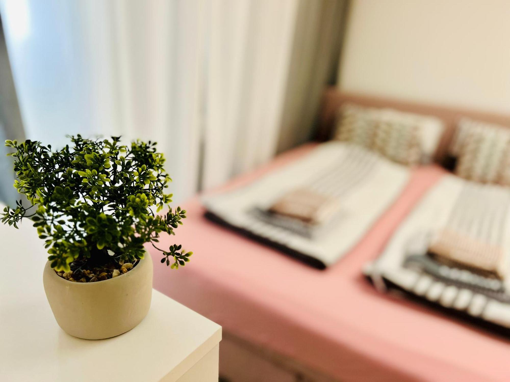 Cologne Luxe Living: Opulent Elegance Unleashed Apartment Ngoại thất bức ảnh